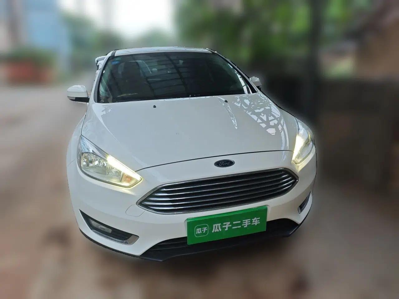 Ford Focus 2018 Sedan Classic EcoBoost 180 Automatic Elite Model — миниатюра 2