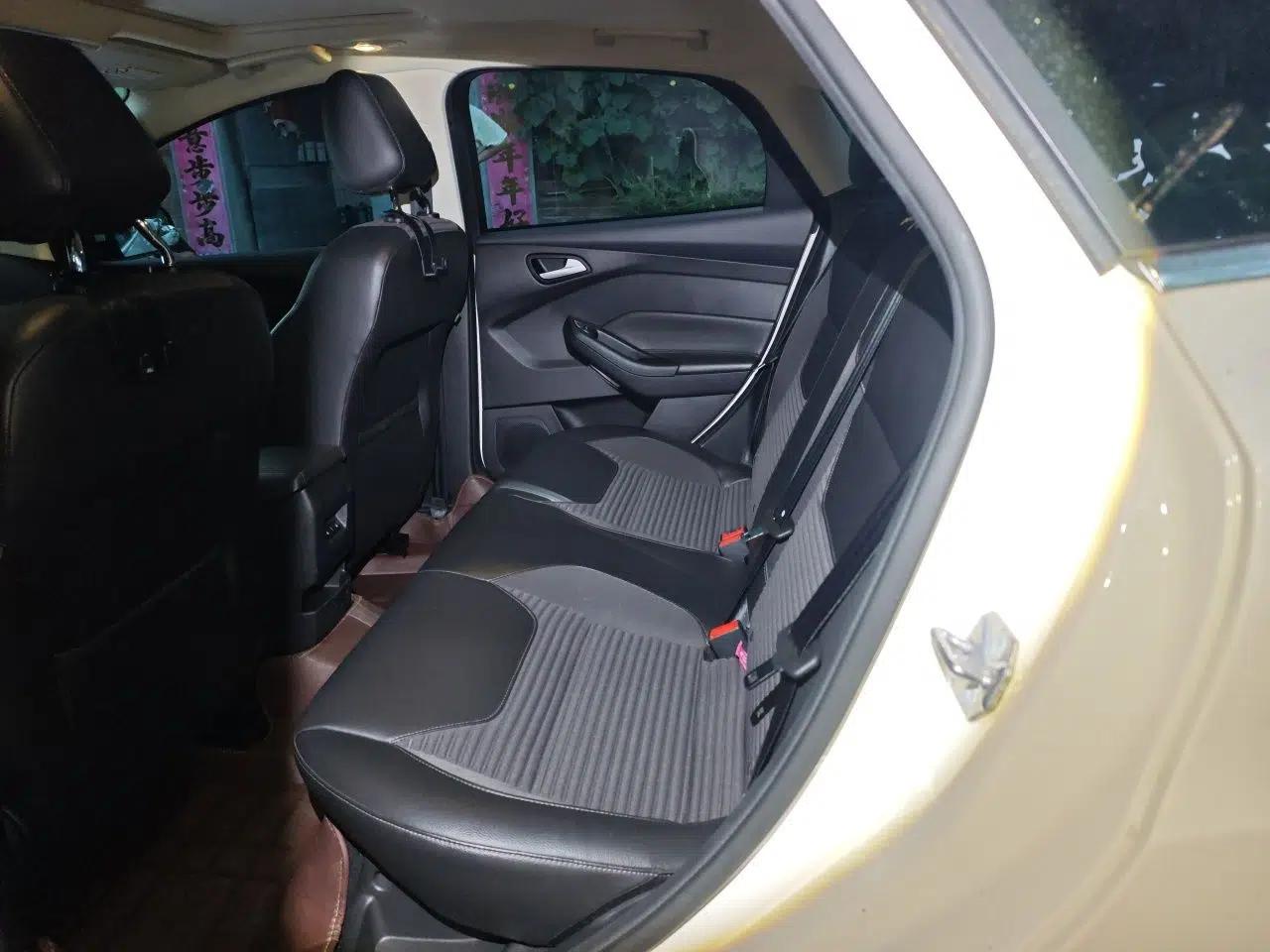 Ford Focus 2018 Sedan Classic EcoBoost 180 Automatic Elite Model — миниатюра 17