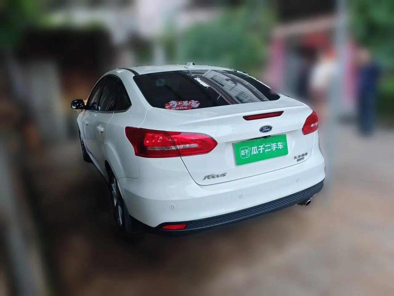 Ford Focus 2018 Sedan Classic EcoBoost 180 Automatic Elite Model — миниатюра 4