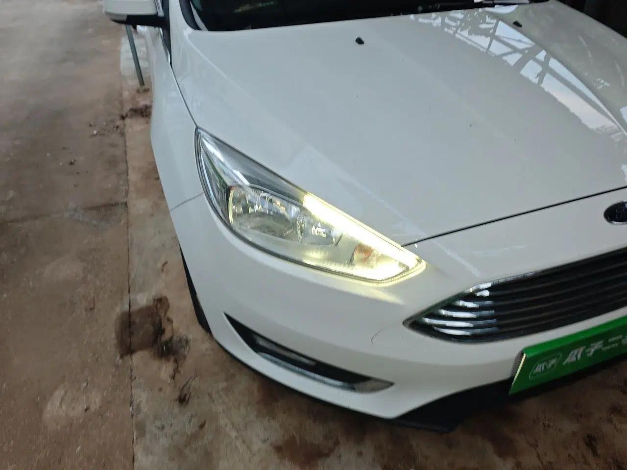 Ford Focus 2018 Sedan Classic EcoBoost 180 Automatic Elite Model — миниатюра 7