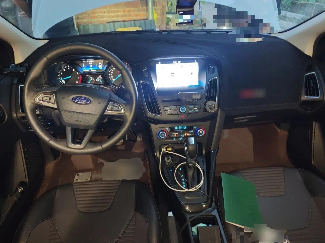Ford Focus 2018 Sedan Classic EcoBoost 180 Automatic Elite Model — миниатюра 9