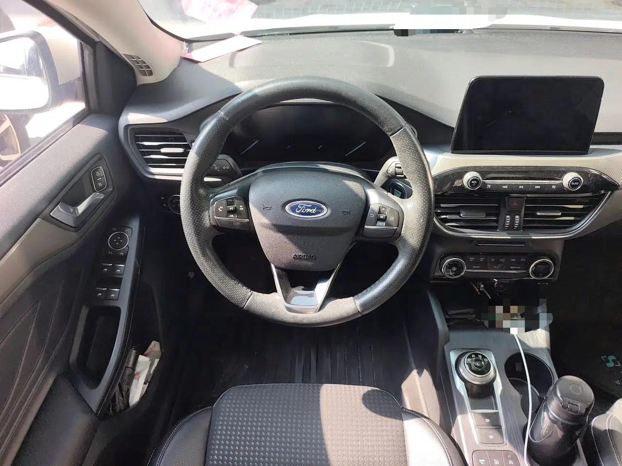 Ford Focus 2020 Sedan EcoBoost 180 Automatic Trend Edition — миниатюра 10