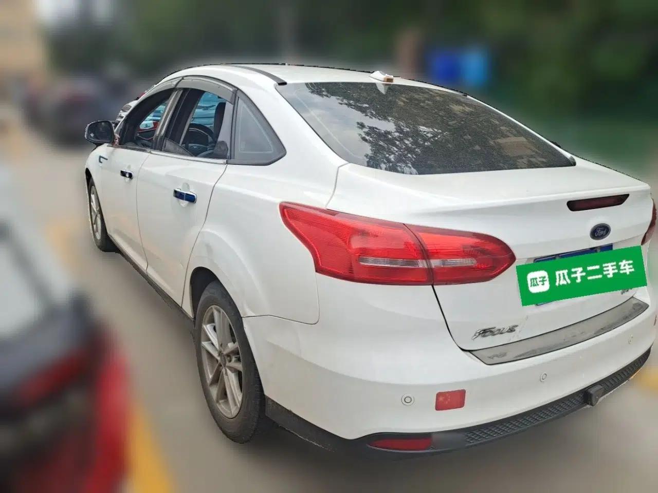 Ford Focus 2018 Sedan Classic 1.6L Manual Fashion Edition SmartDrive Version — миниатюра 4