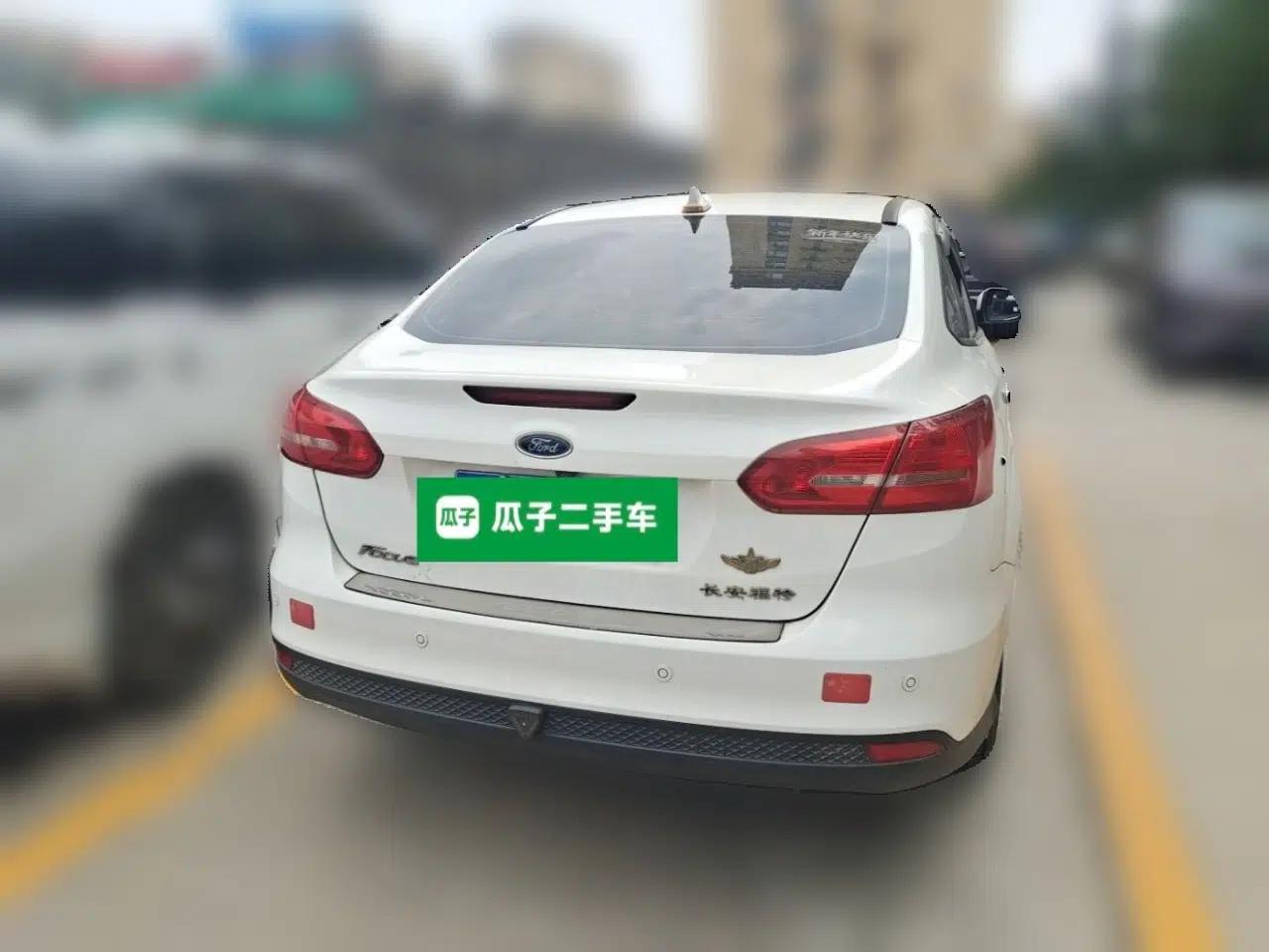 Ford Focus 2018 Sedan Classic 1.6L Manual Fashion Edition SmartDrive Version — миниатюра 5