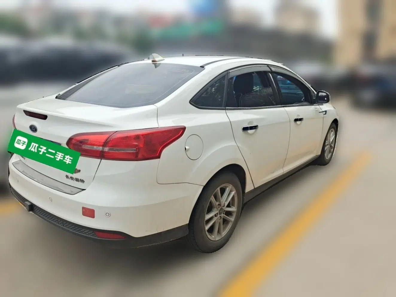 Ford Focus 2018 Sedan Classic 1.6L Manual Fashion Edition SmartDrive Version — миниатюра 6