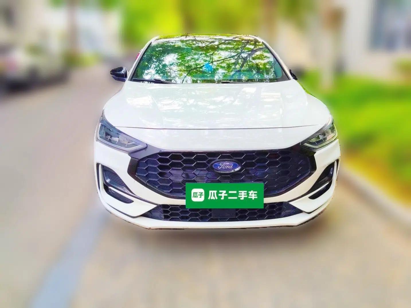 Ford Focus 2022 Hatchback EcoBoost 180 Automatic ST Line — миниатюра 2