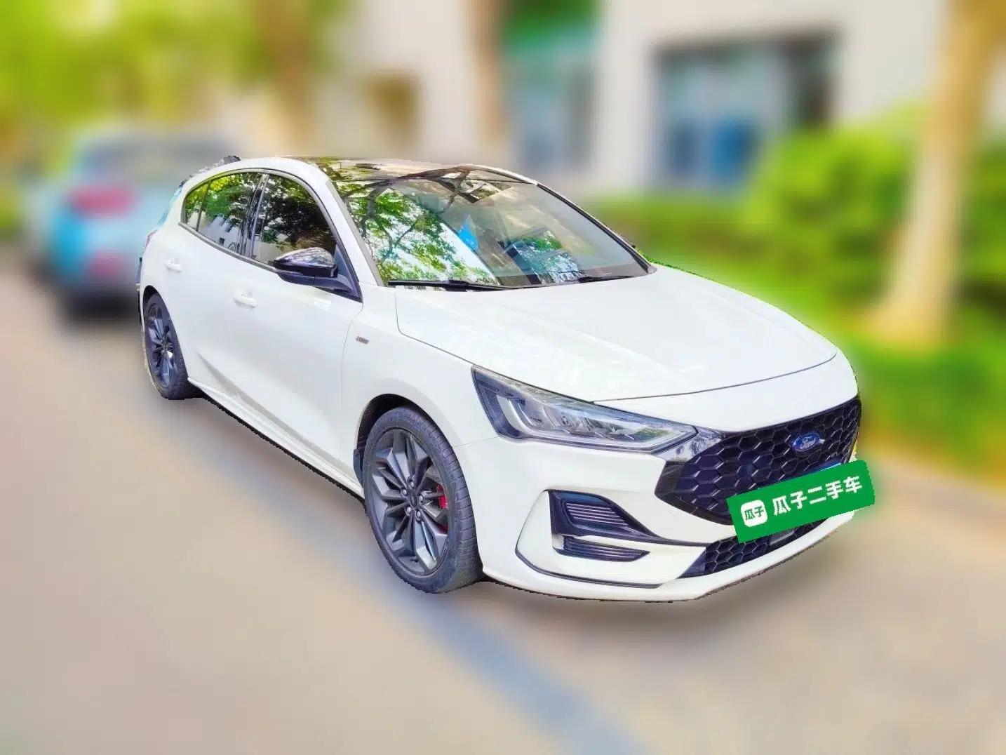 Ford Focus 2022 Hatchback EcoBoost 180 Automatic ST Line — миниатюра 3