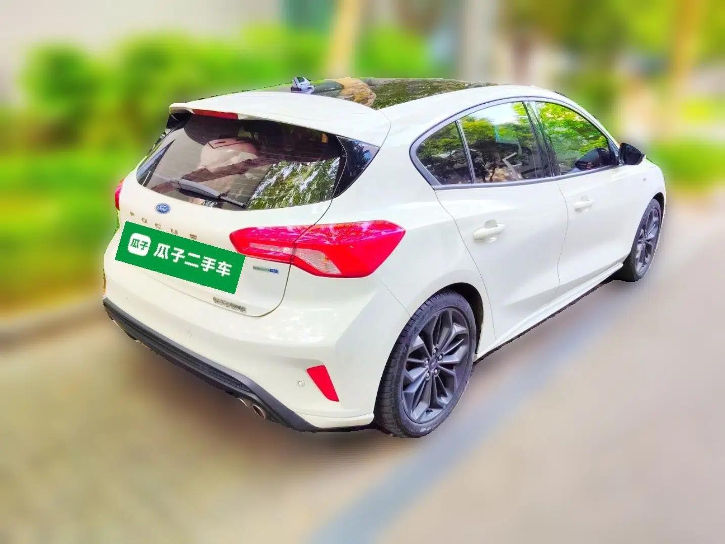 Ford Focus 2022 Hatchback EcoBoost 180 Automatic ST Line — миниатюра 6