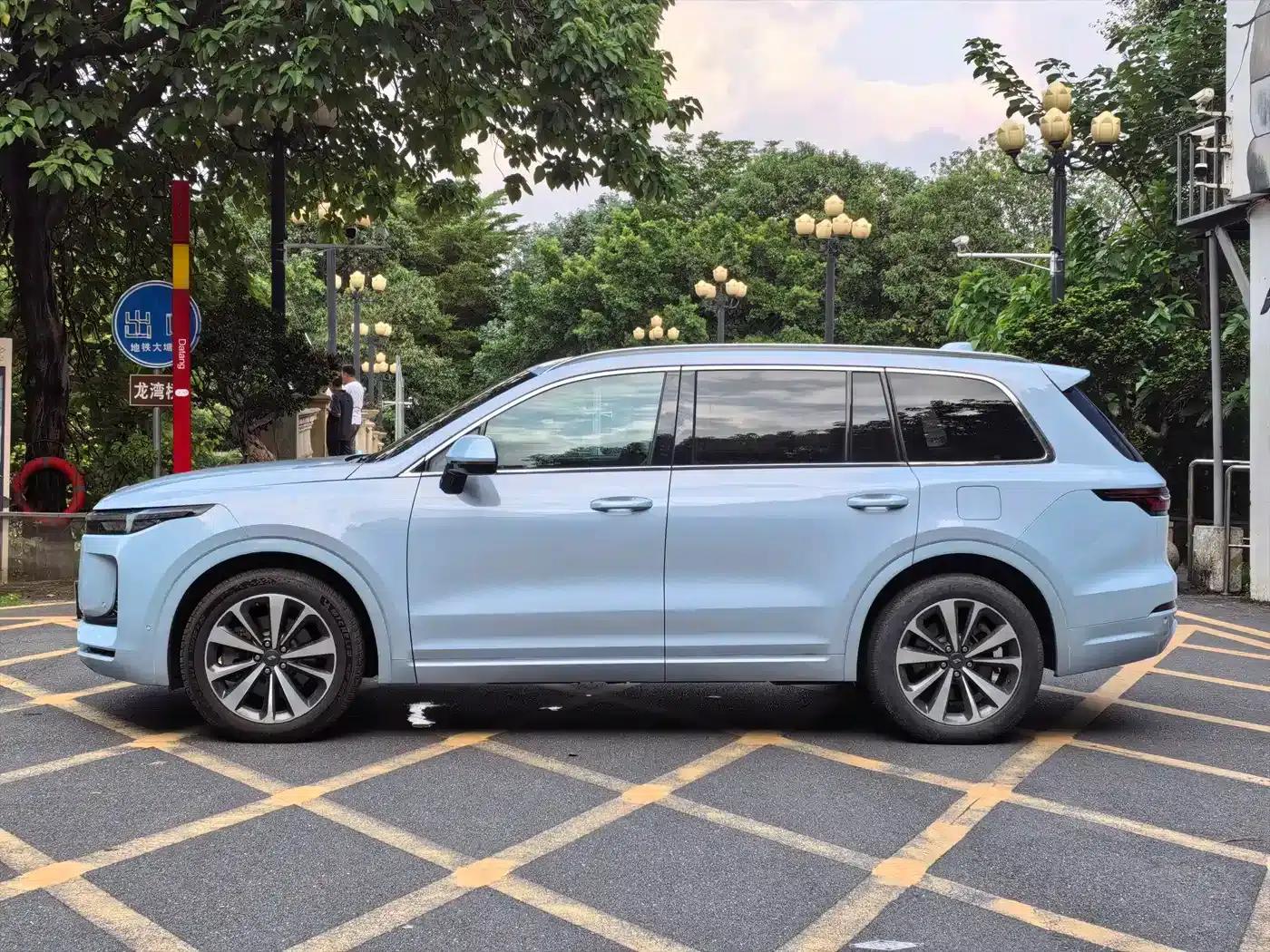 Li Auto ONE 2020 Extended Range 6-Seater — миниатюра 4