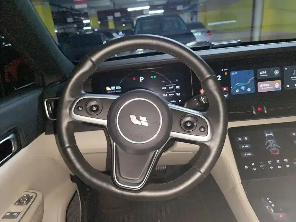Li Auto ONE 2020 Extended Range 6-Seater — миниатюра 3