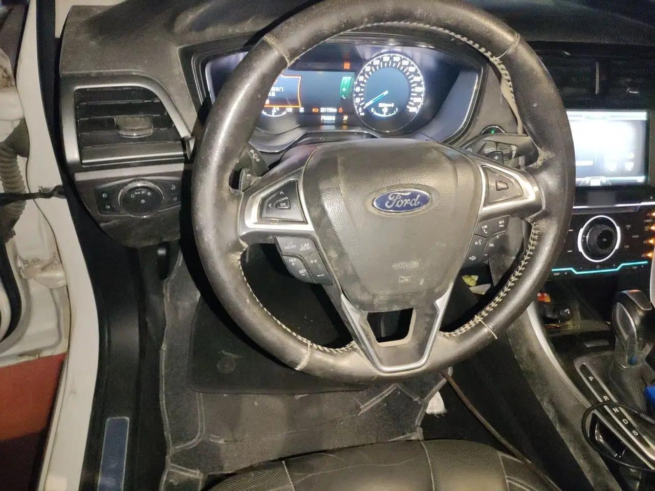 Ford Mondeo 2013 2.0L GTDi240 Luxury Sport Model — миниатюра 10