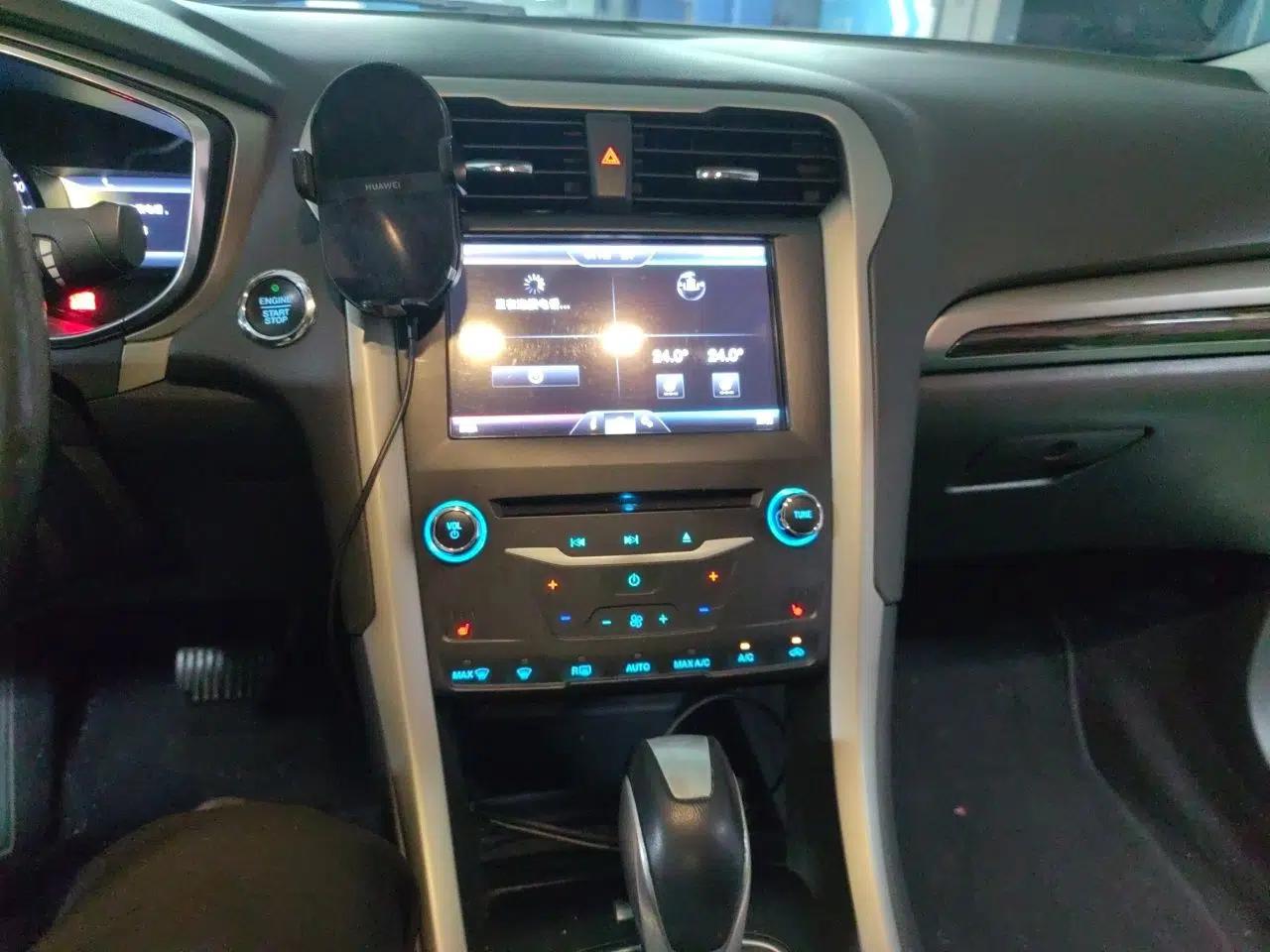 Ford Mondeo 2013 2.0L GTDi 200 Luxury Model — миниатюра 13