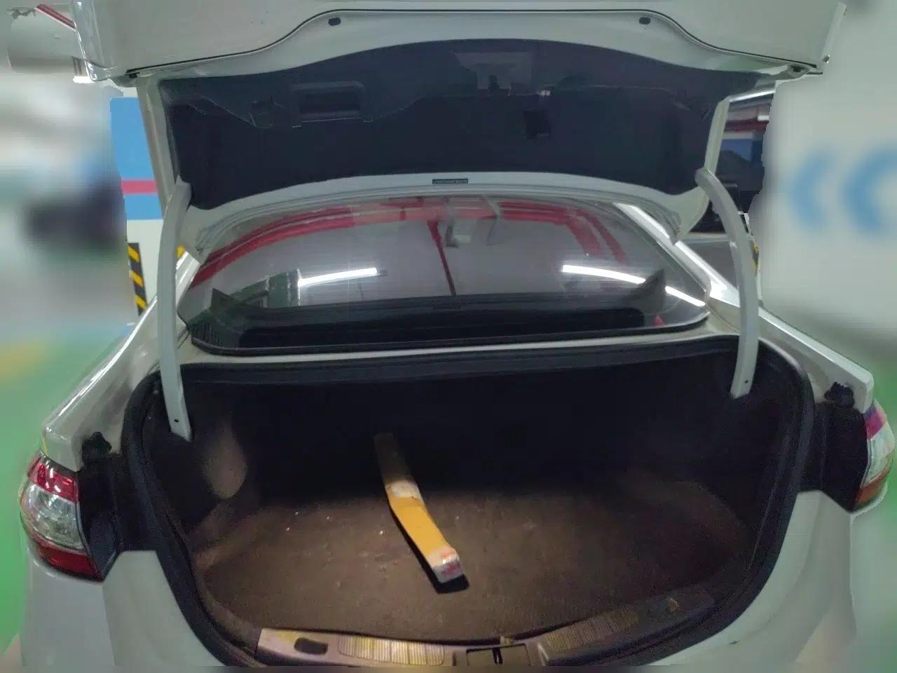 Ford Mondeo 2013 2.0L GTDi 200 Luxury Model — миниатюра 19