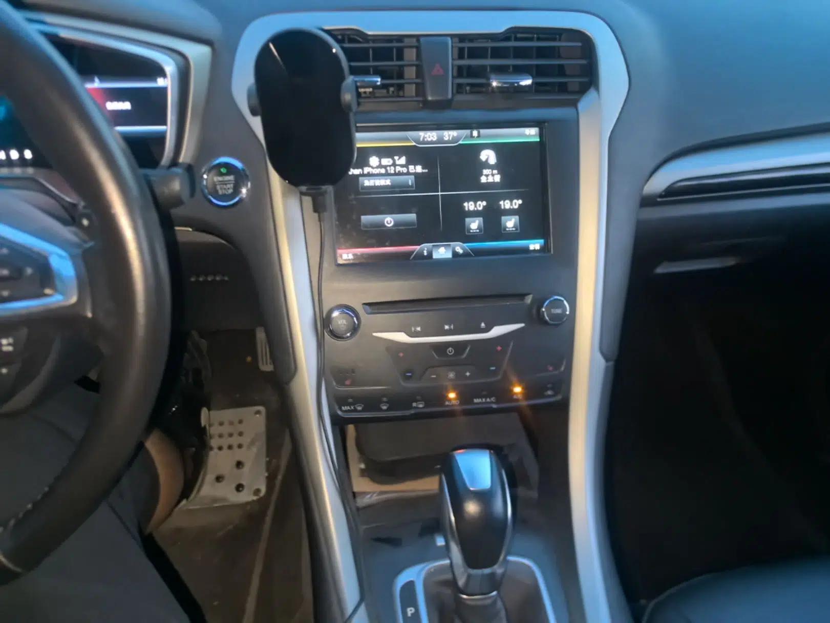 Ford Mondeo 2013 2.0L GTDi 200 Luxury Model — миниатюра 13