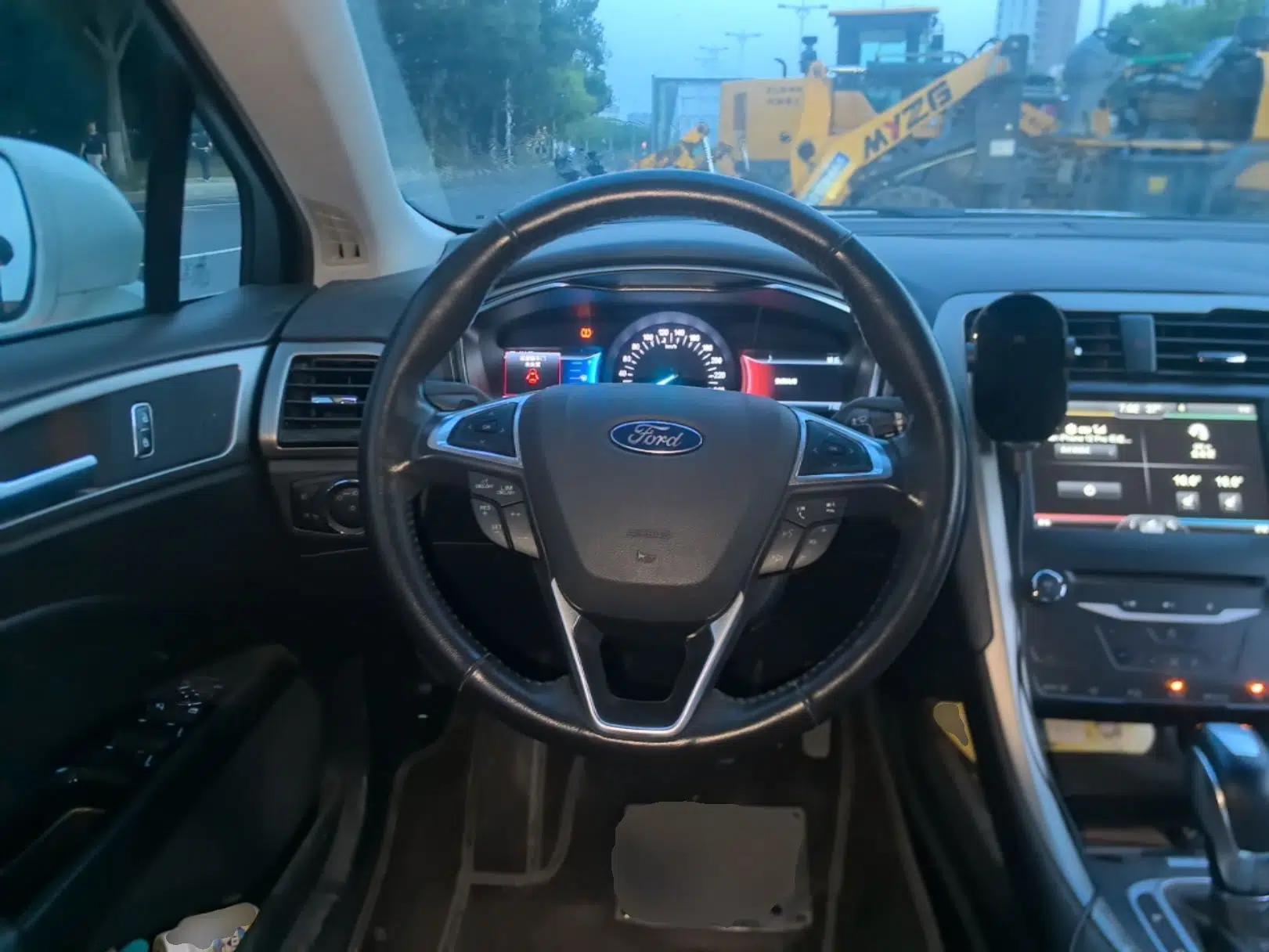 Ford Mondeo 2013 2.0L GTDi 200 Luxury Model — миниатюра 10