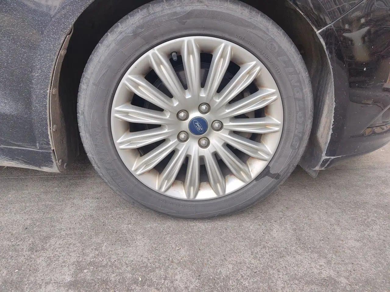 Ford Mondeo 2013 2.0L GTDi 200 Luxury Model — миниатюра 8