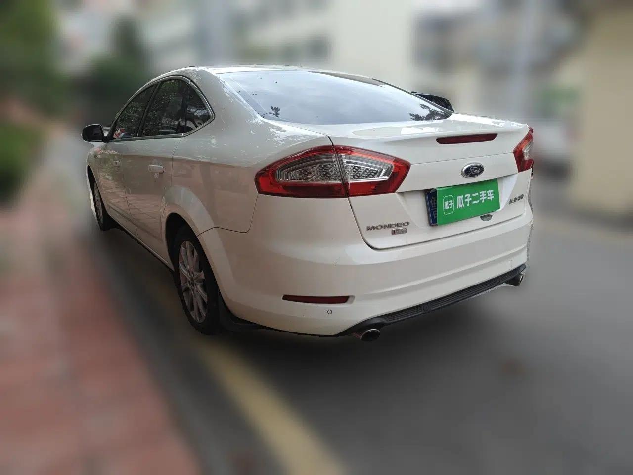 Ford Mondeo 2013 2.3L Fashion Edition — миниатюра 4