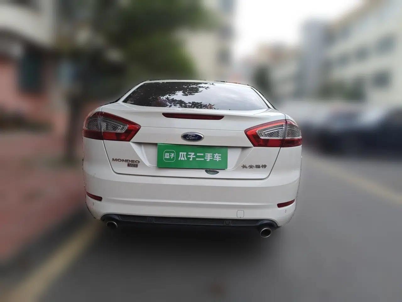 Ford Mondeo 2013 2.3L Fashion Edition — миниатюра 5