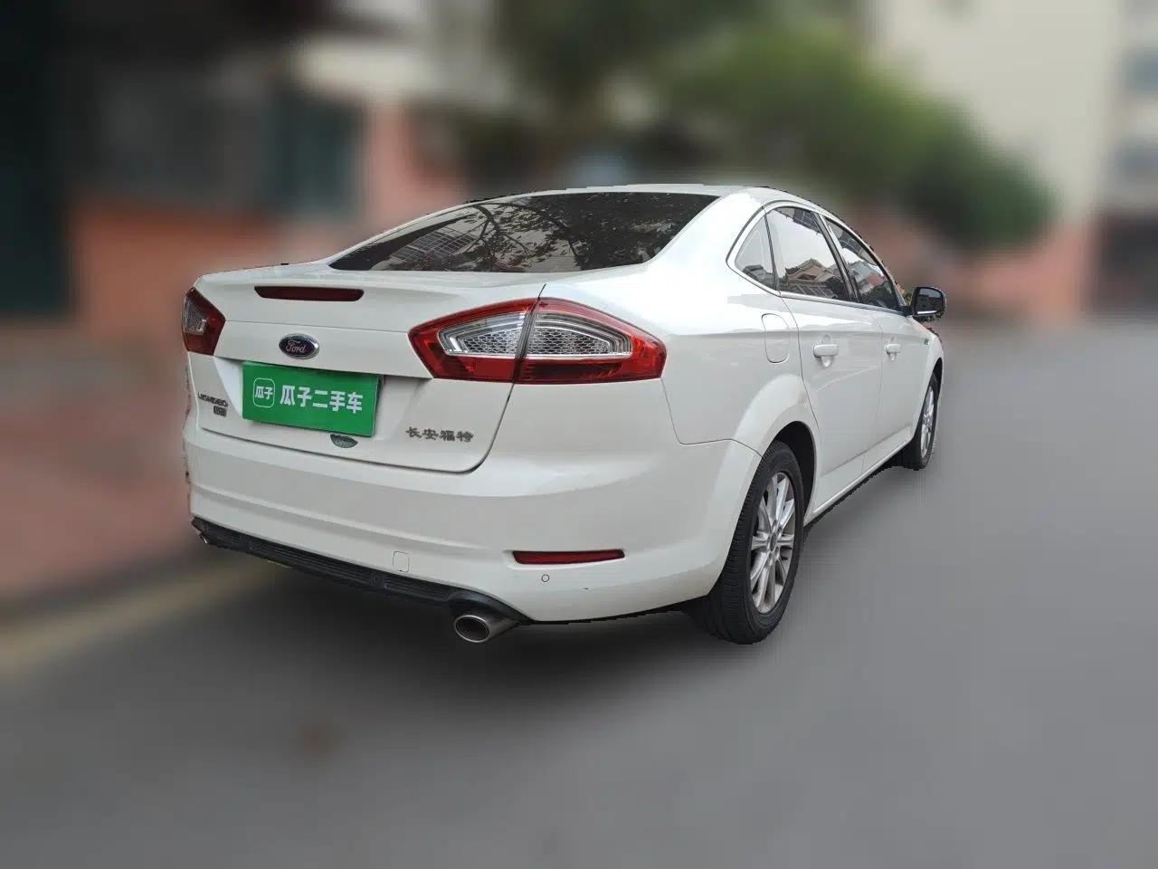 Ford Mondeo 2013 2.3L Fashion Edition — миниатюра 6