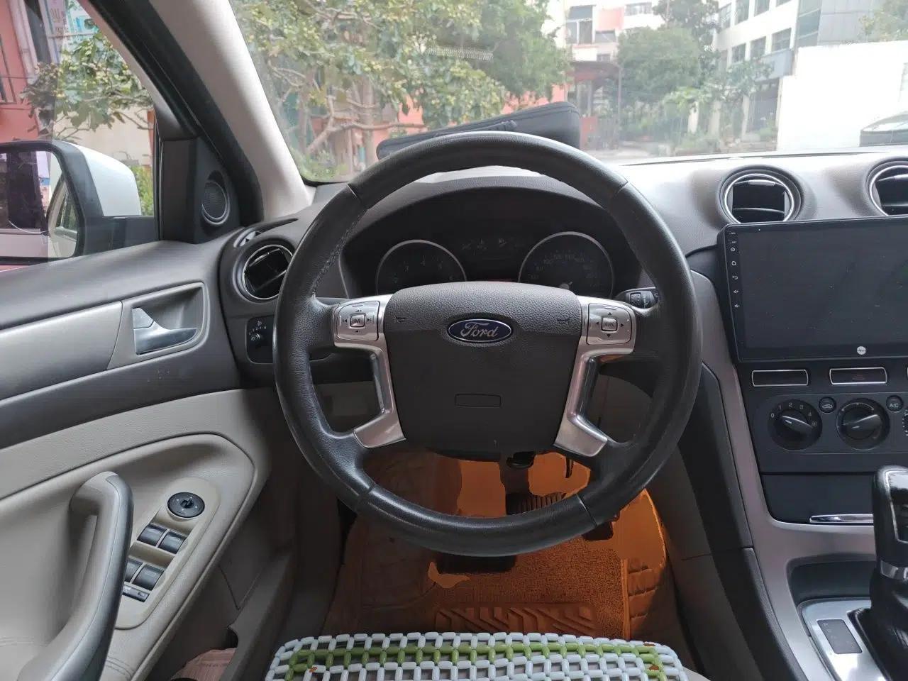 Ford Mondeo 2013 2.3L Fashion Edition — миниатюра 10
