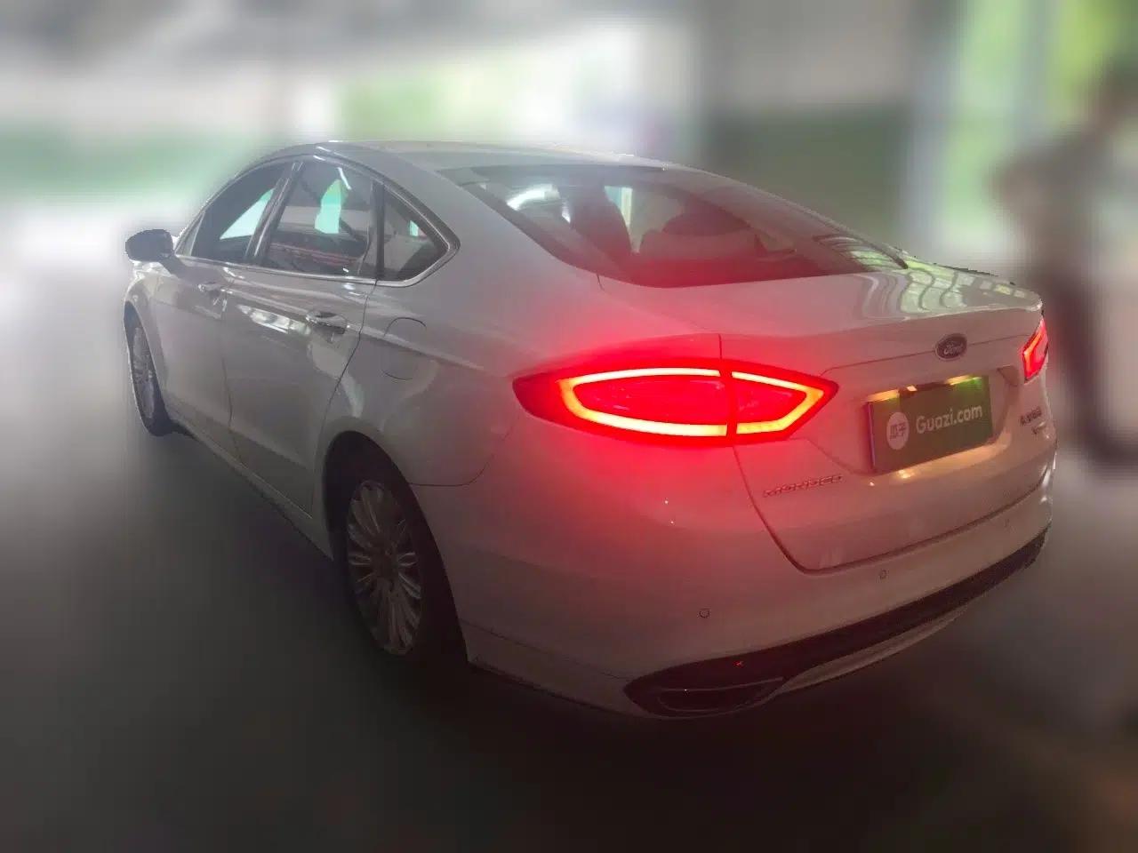 Ford Mondeo 2013 2.0L GTDi 200 Fashion Edition — миниатюра 4