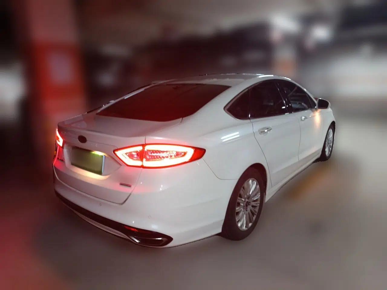 Ford Mondeo 2013 2.0L GTDi 200 Fashion Edition — миниатюра 6