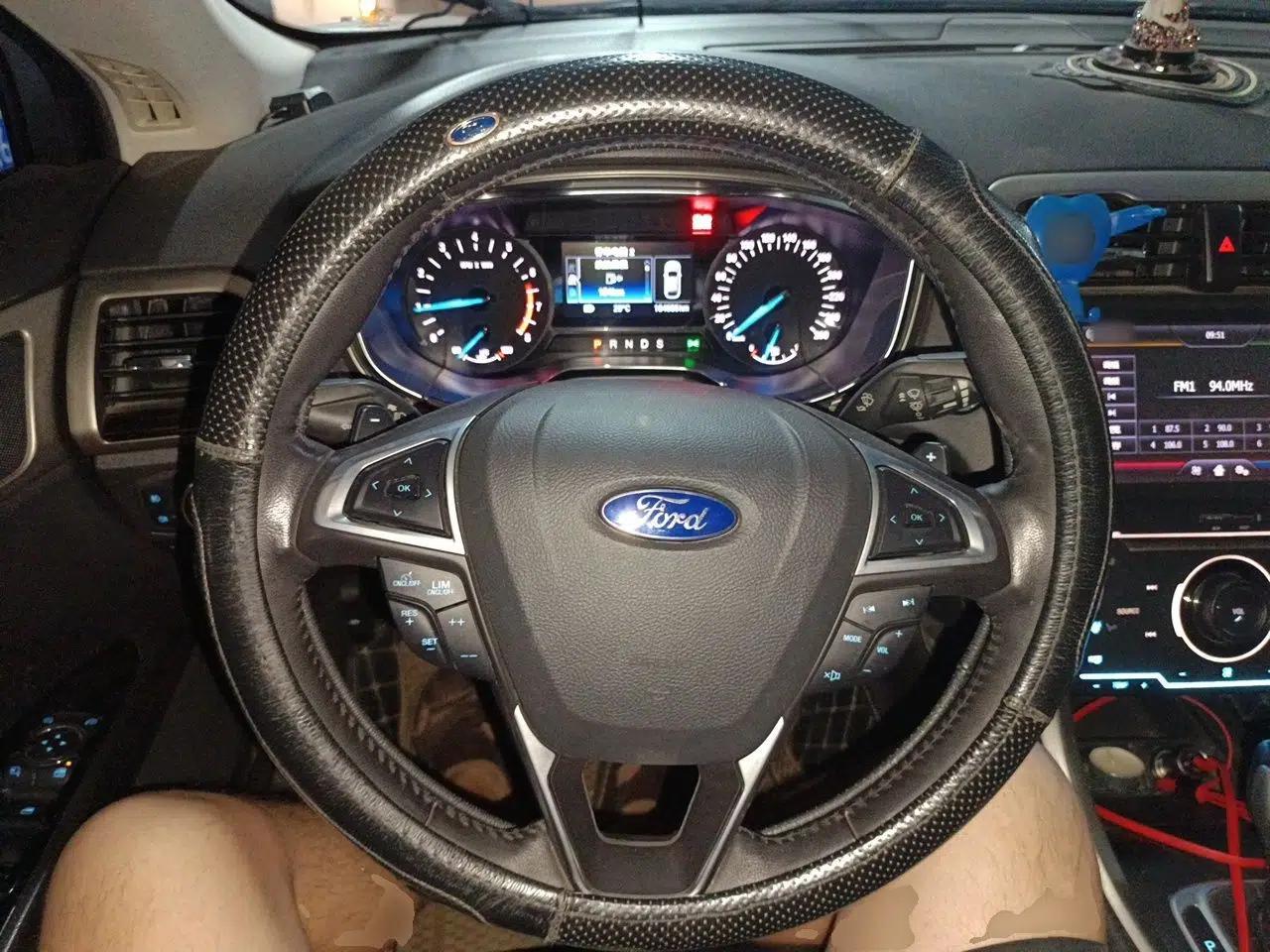 Ford Mondeo 2013 2.0L GTDi 200 Fashion Edition — миниатюра 10