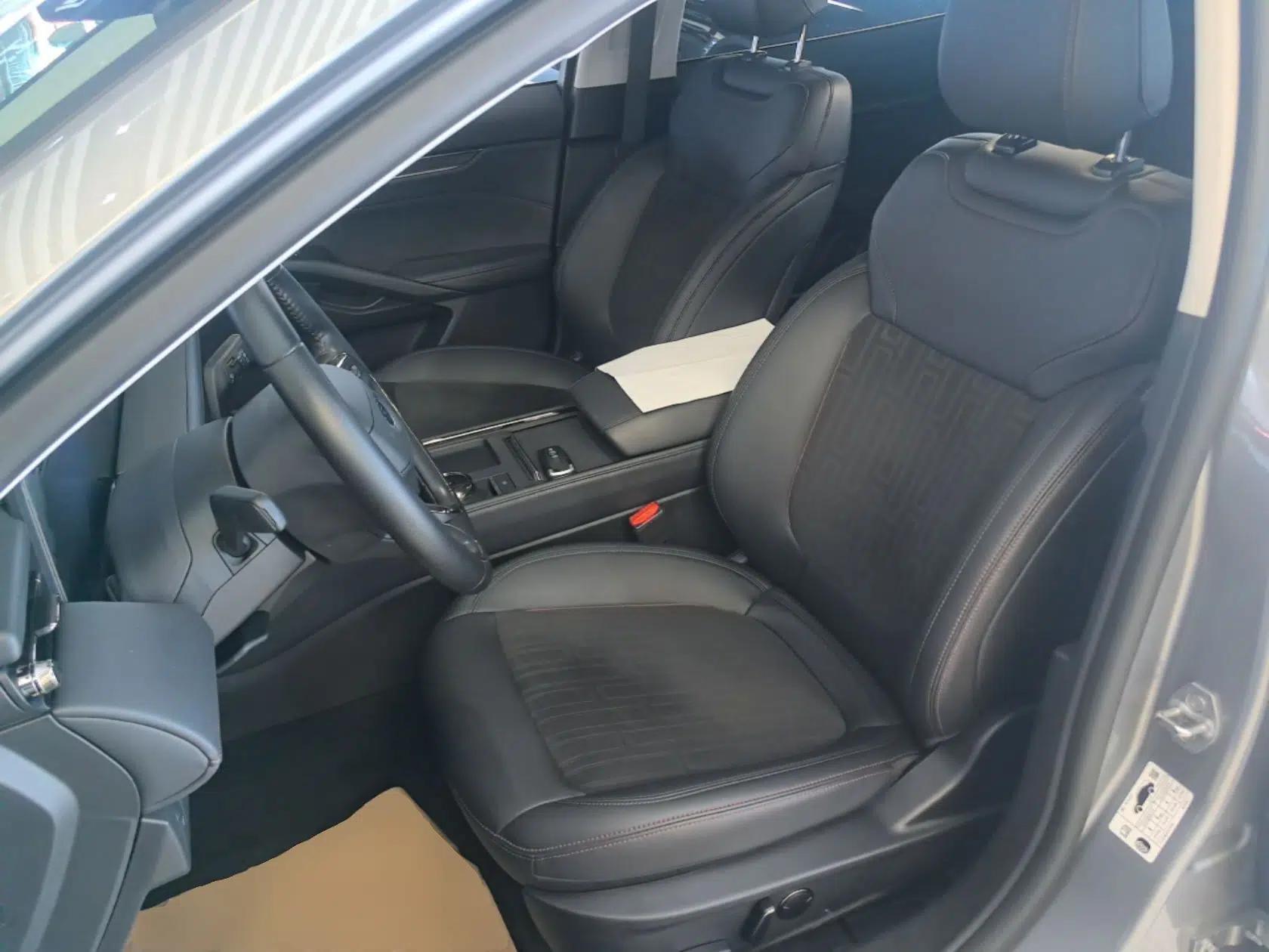Ford Mondeo 2023 EcoBoost 180 Luxury Model — миниатюра 17