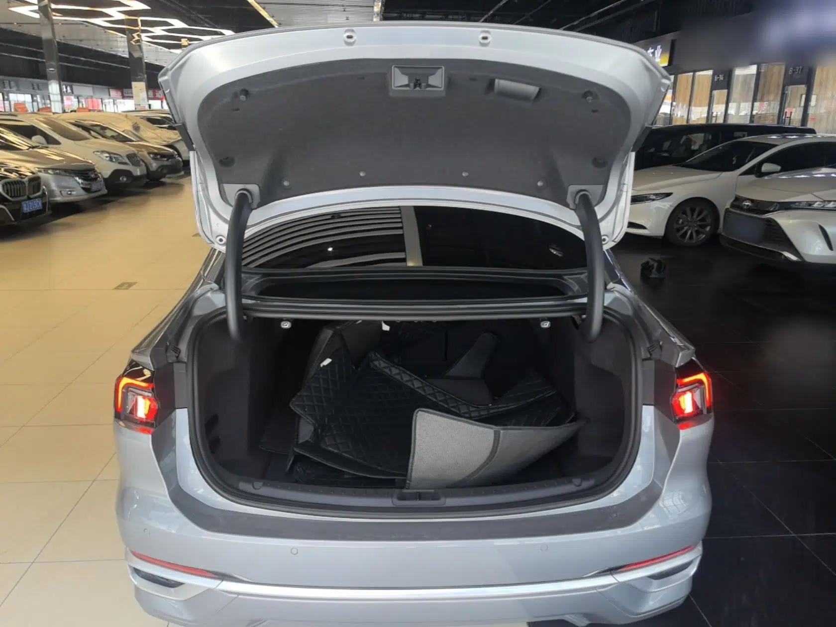 Ford Mondeo 2023 EcoBoost 180 Luxury Model — миниатюра 22