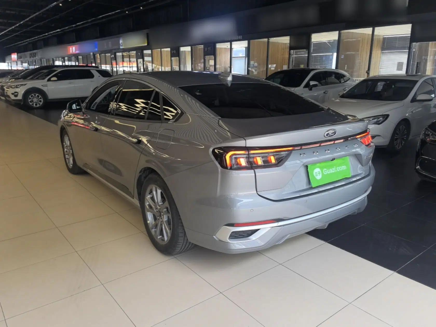 Ford Mondeo 2023 EcoBoost 180 Luxury Model — миниатюра 4