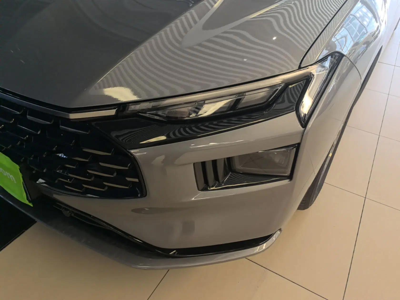 Ford Mondeo 2023 EcoBoost 180 Luxury Model — миниатюра 8