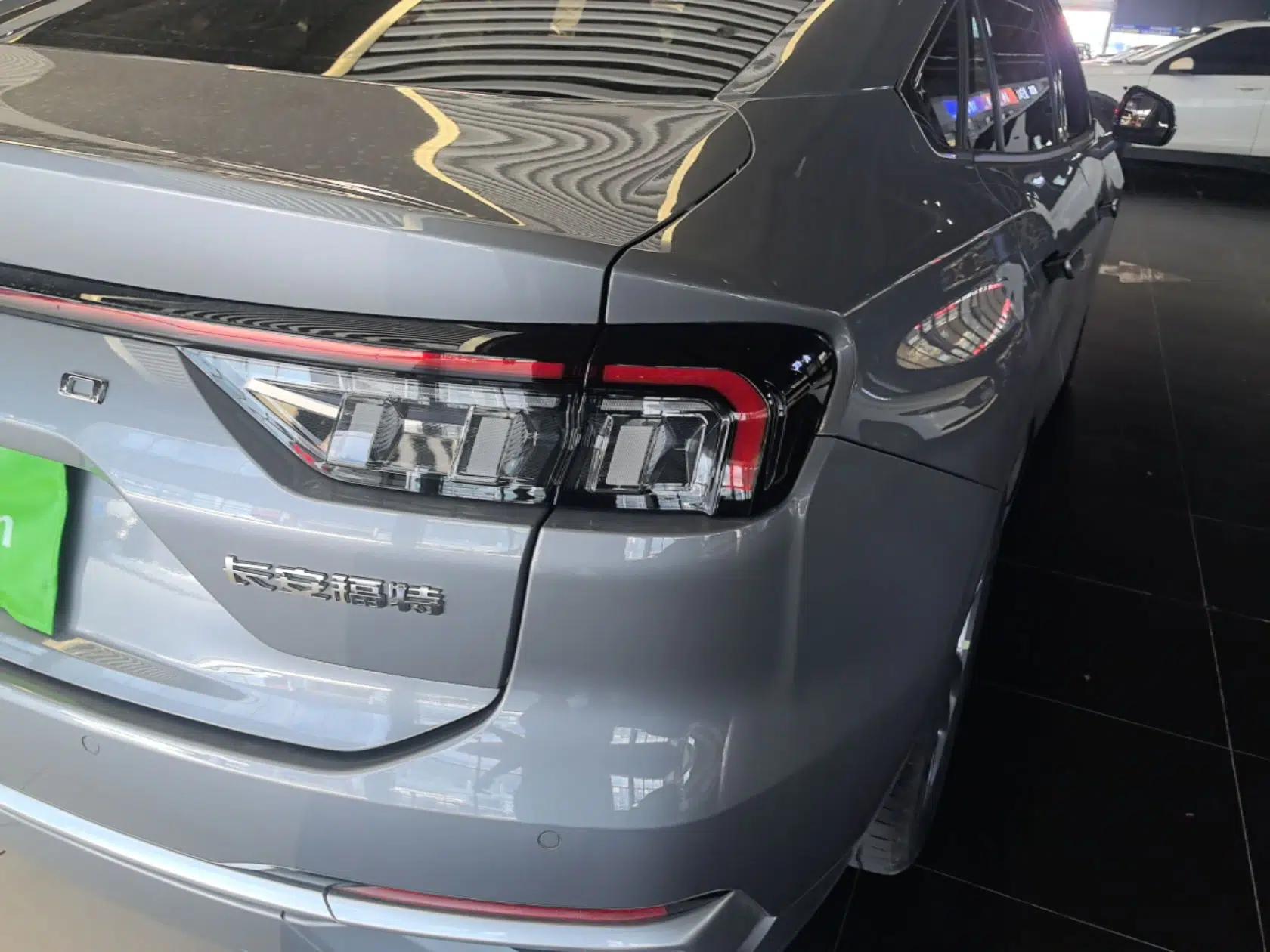 Ford Mondeo 2023 EcoBoost 180 Luxury Model — миниатюра 9