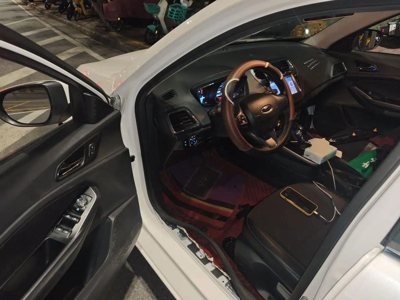 Ford Escort 2019 1.5L Automatic Enjoyment Model — миниатюра 16