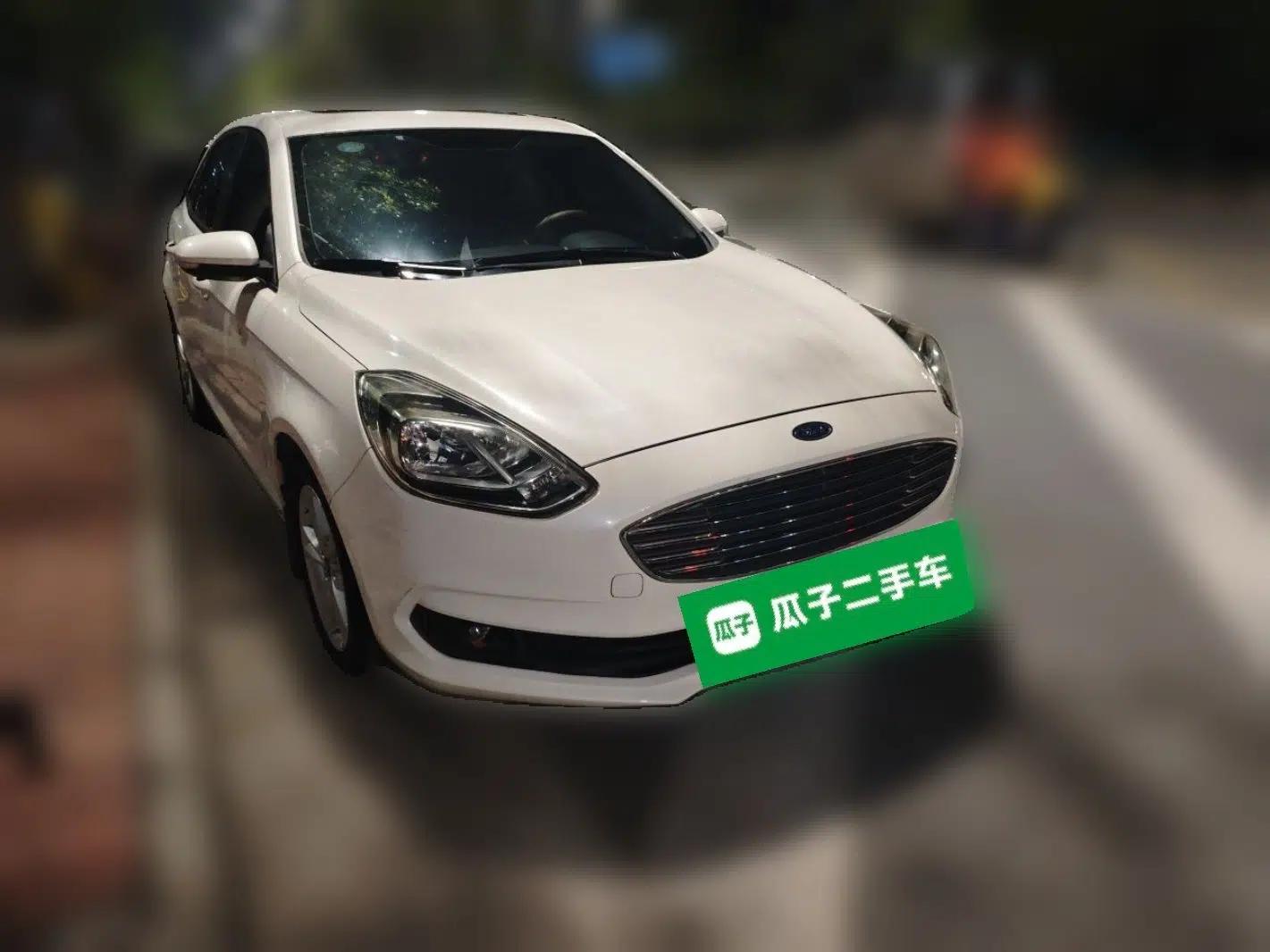 Ford Escort 2019 1.5L Automatic Enjoyment Model — миниатюра 3