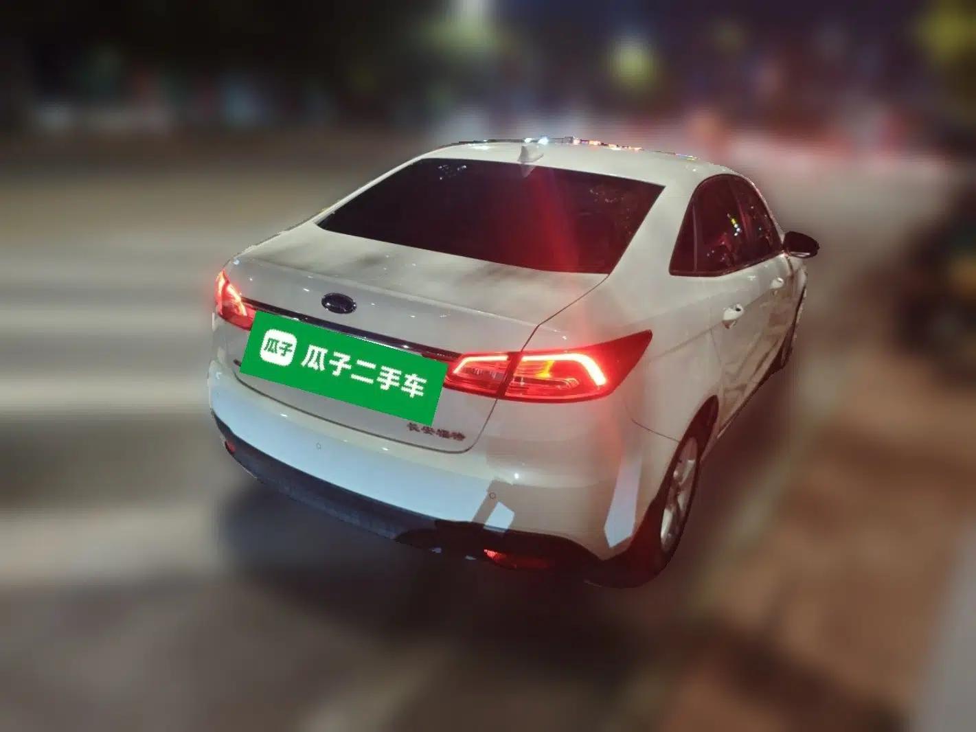 Ford Escort 2019 1.5L Automatic Enjoyment Model — миниатюра 6