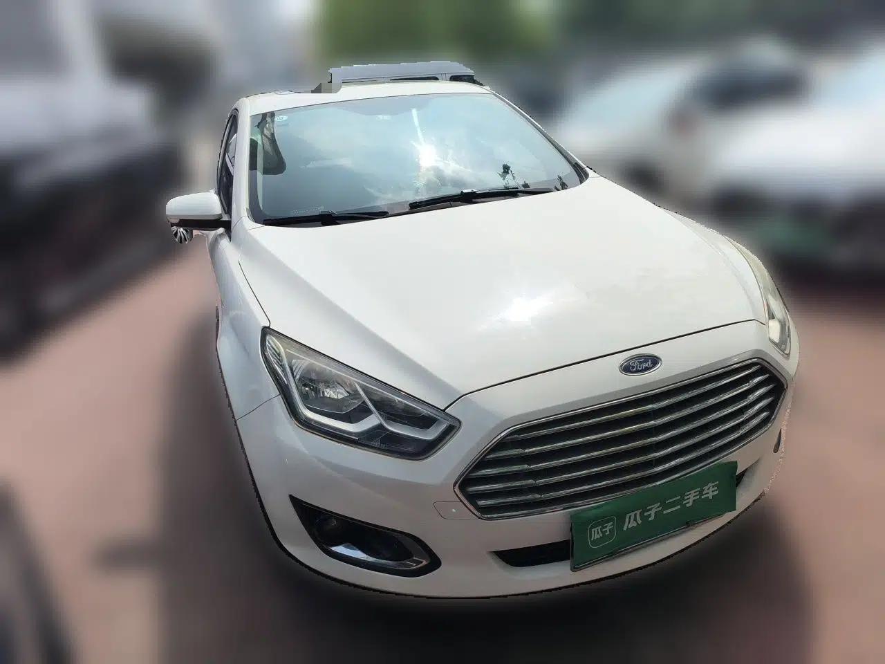 Ford Escort 2015 1.5L Automatic Fashion Model — миниатюра 3