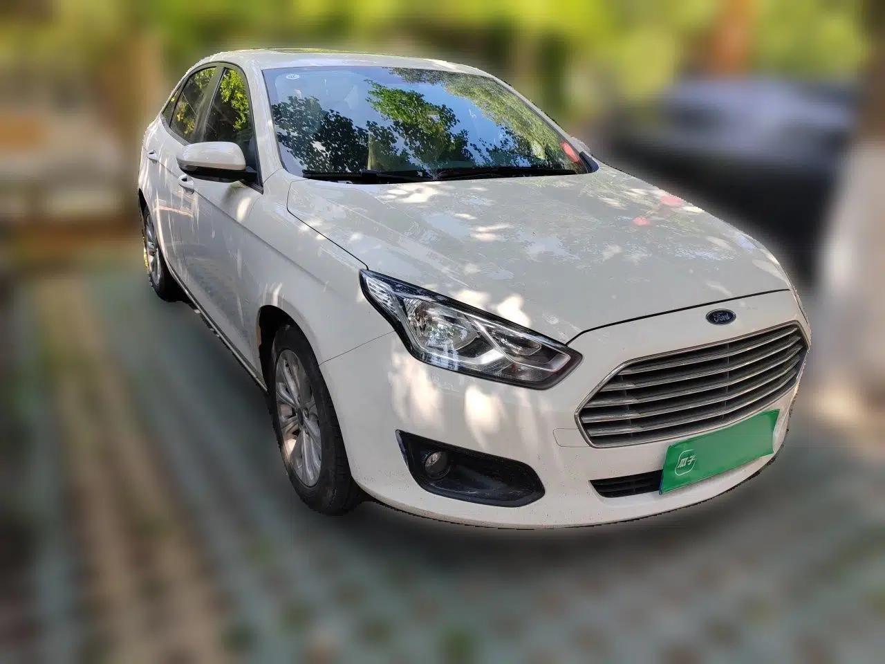 Ford Escort 2017 Happiness Edition 1.5L Automatic Fashion Version — миниатюра 3