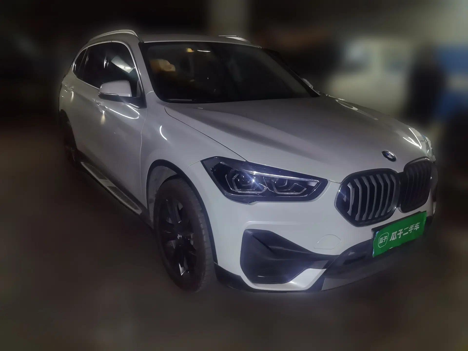 BMW X1 2021 sDrive20Li Fashion Model — миниатюра 3