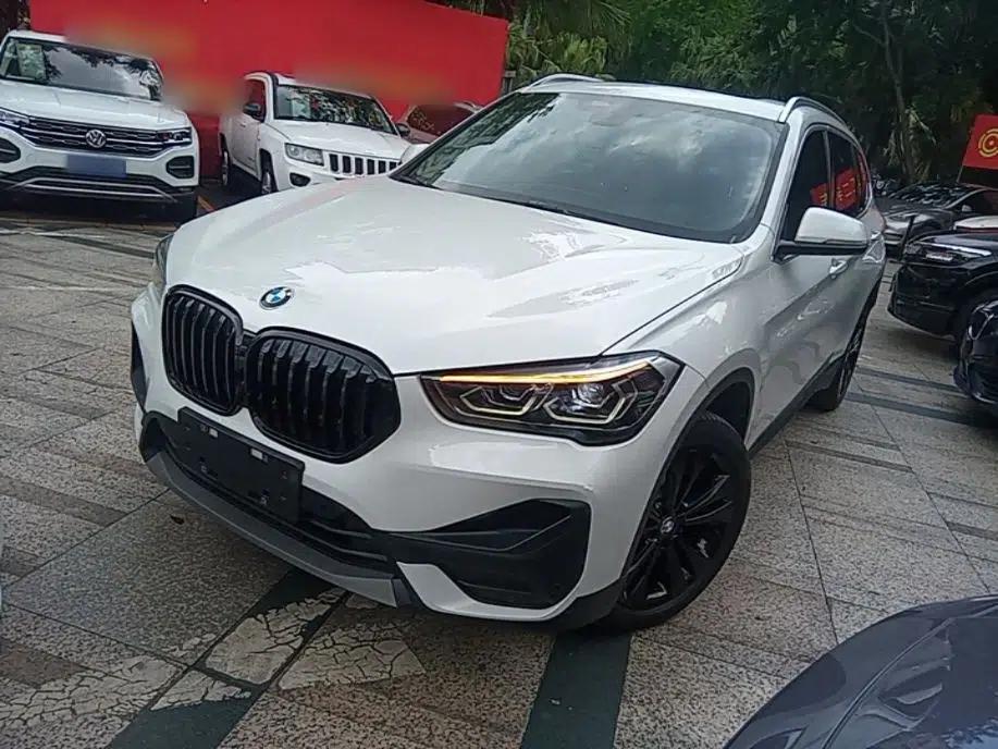 BMW X1 2021 sDrive20Li Fashion Model — миниатюра 1
