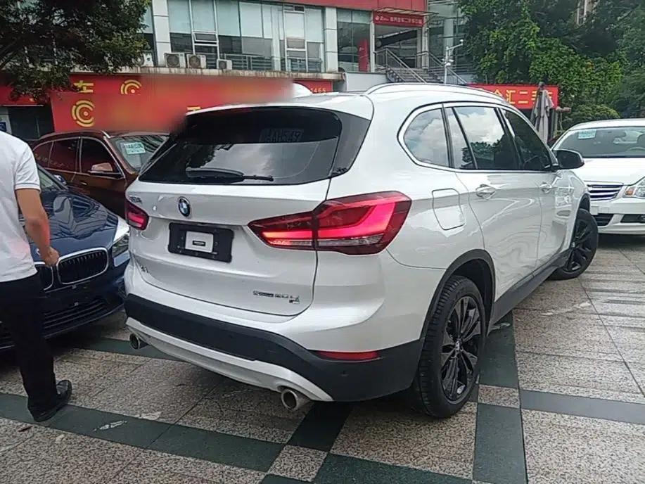 BMW X1 2021 sDrive20Li Fashion Model — миниатюра 6