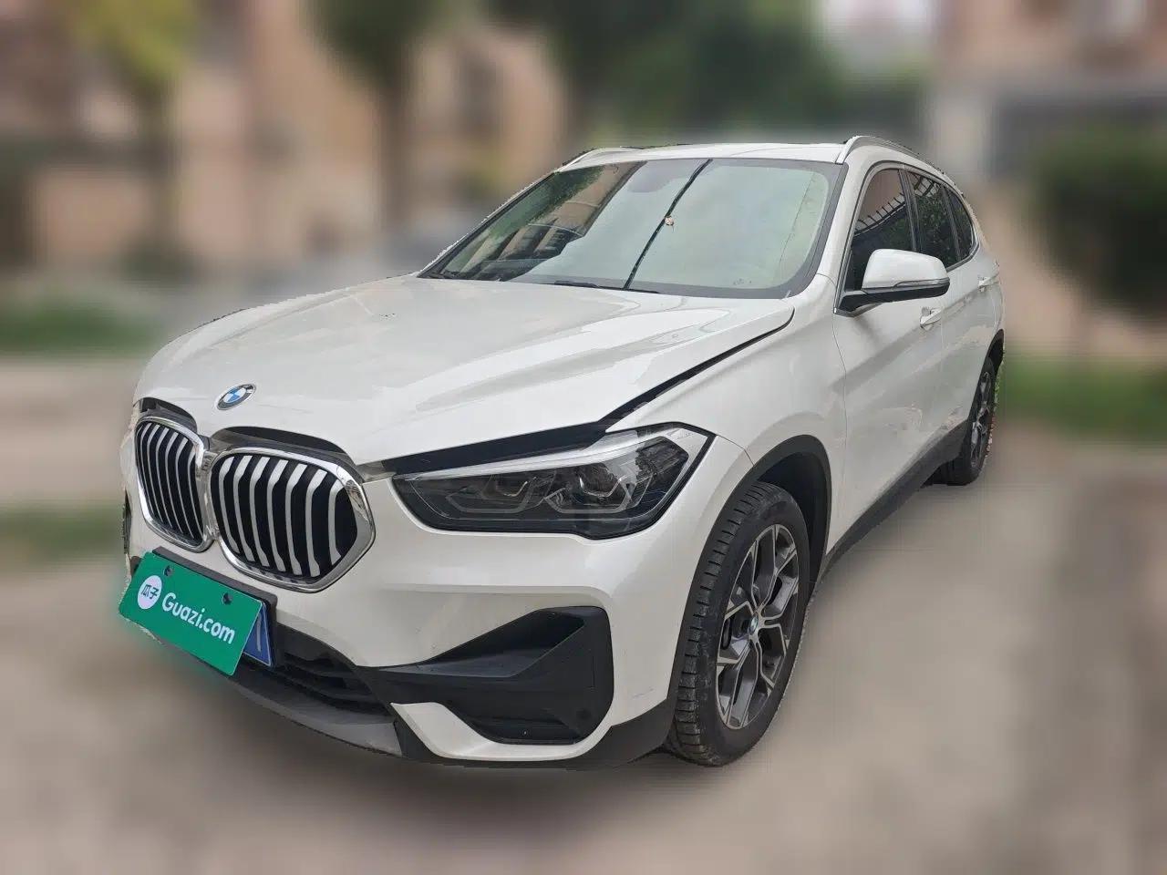 BMW X1 2022 sDrive25Li Leading Model — миниатюра 1