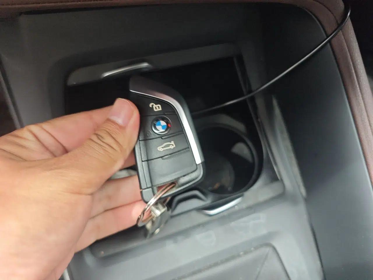 BMW X1 2022 sDrive25Li Leading Model — миниатюра 17