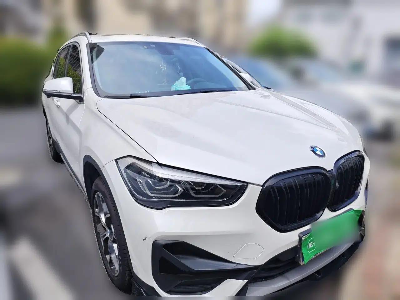 BMW X1 2021 sDrive25Li Leading Model — миниатюра 3