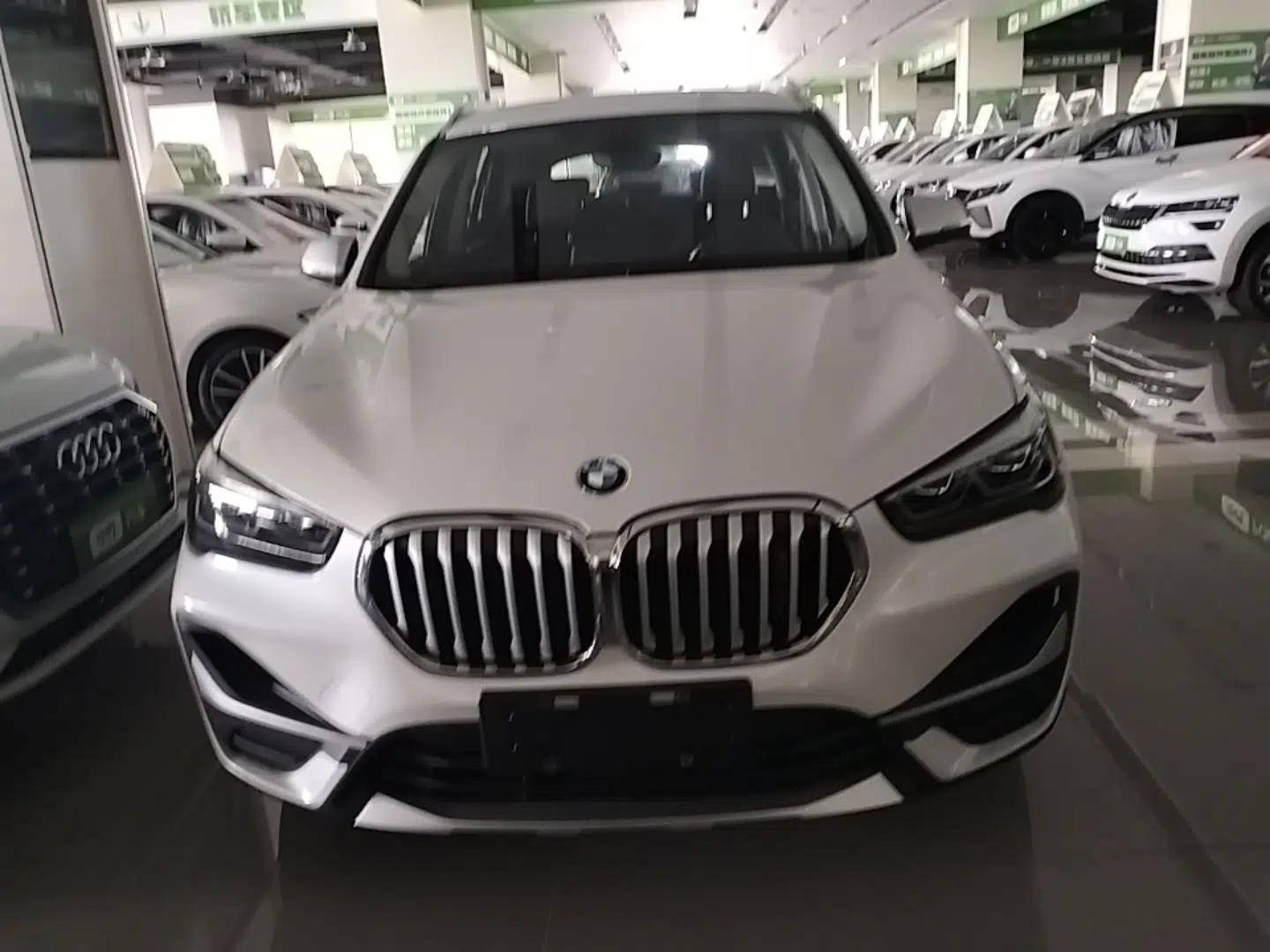 BMW X1 2022 sDrive20Li Luxury Model — миниатюра 2