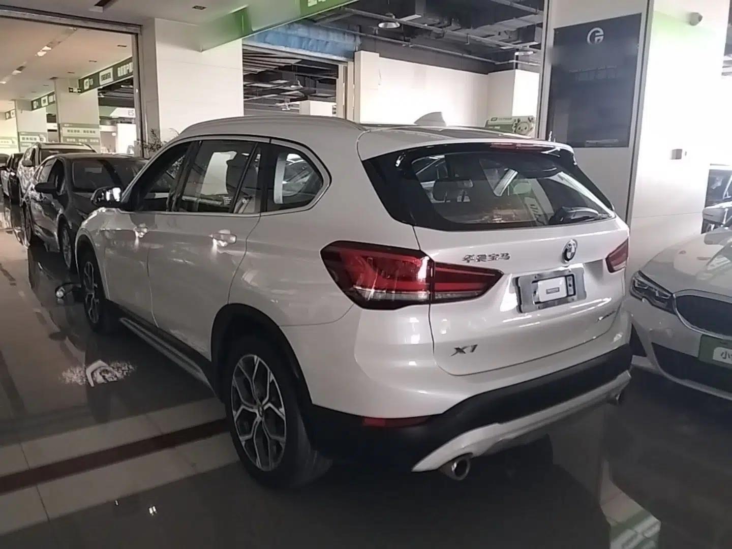 BMW X1 2022 sDrive20Li Luxury Model — миниатюра 4