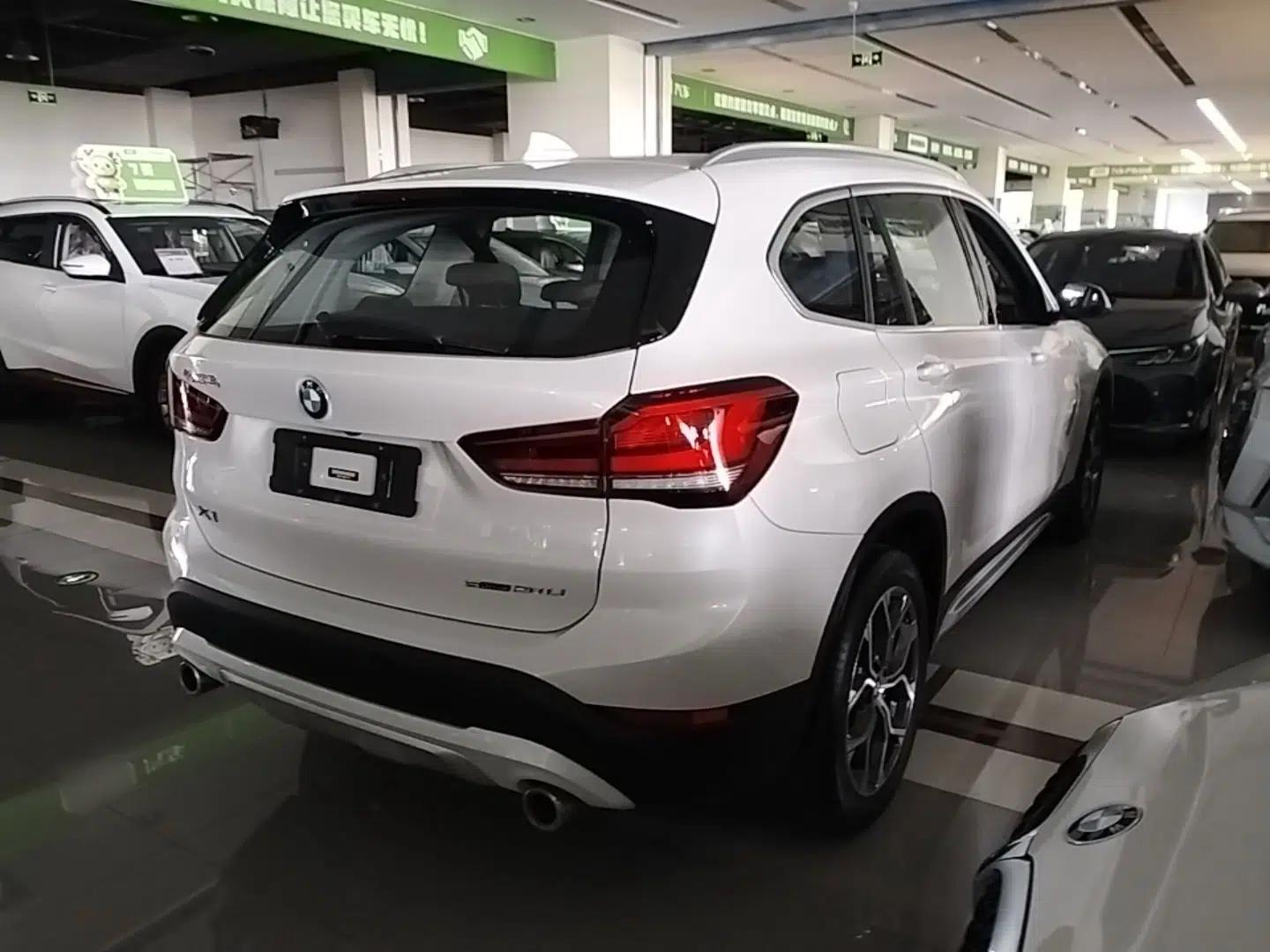 BMW X1 2022 sDrive20Li Luxury Model — миниатюра 6