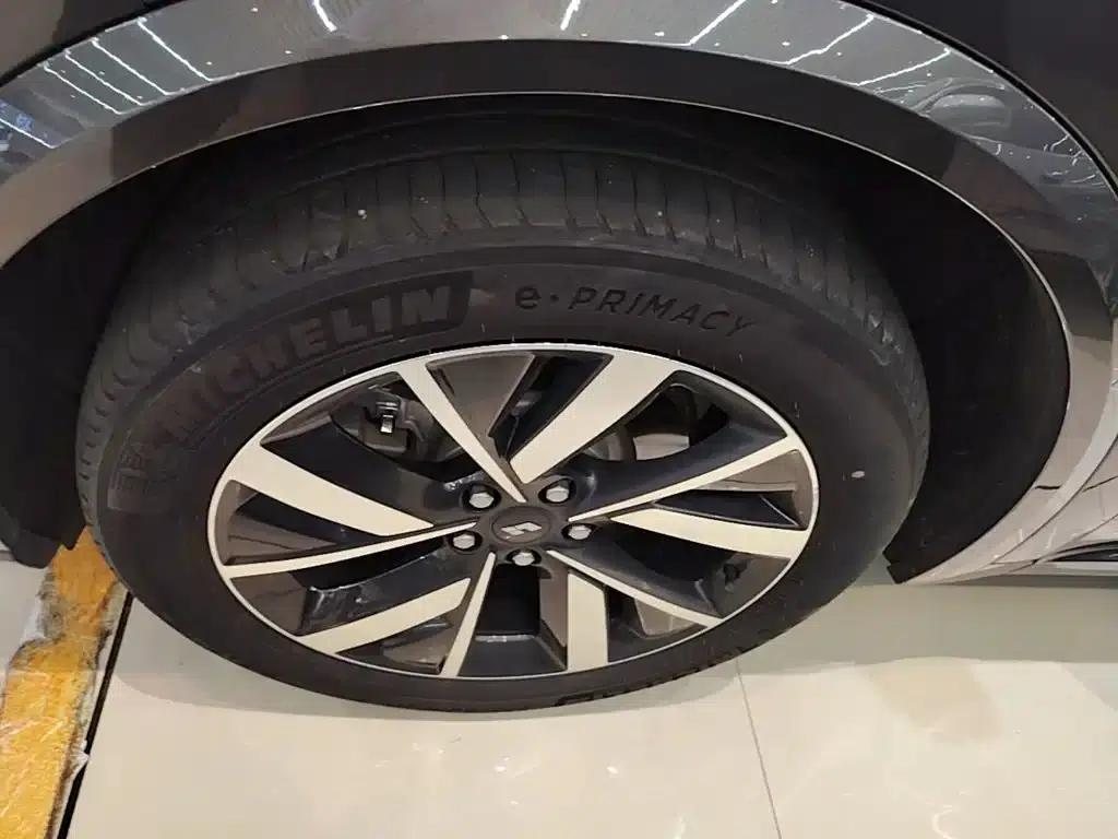 Li Auto L8 2023 Max — миниатюра 23