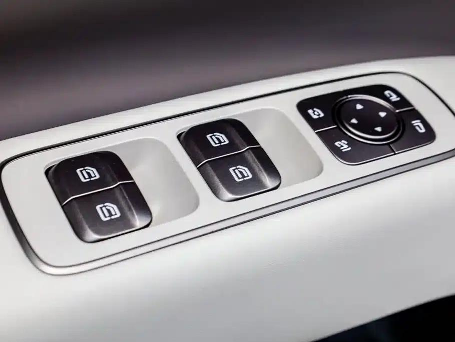 Li Auto i8 2025 Standard Edition — миниатюра 30