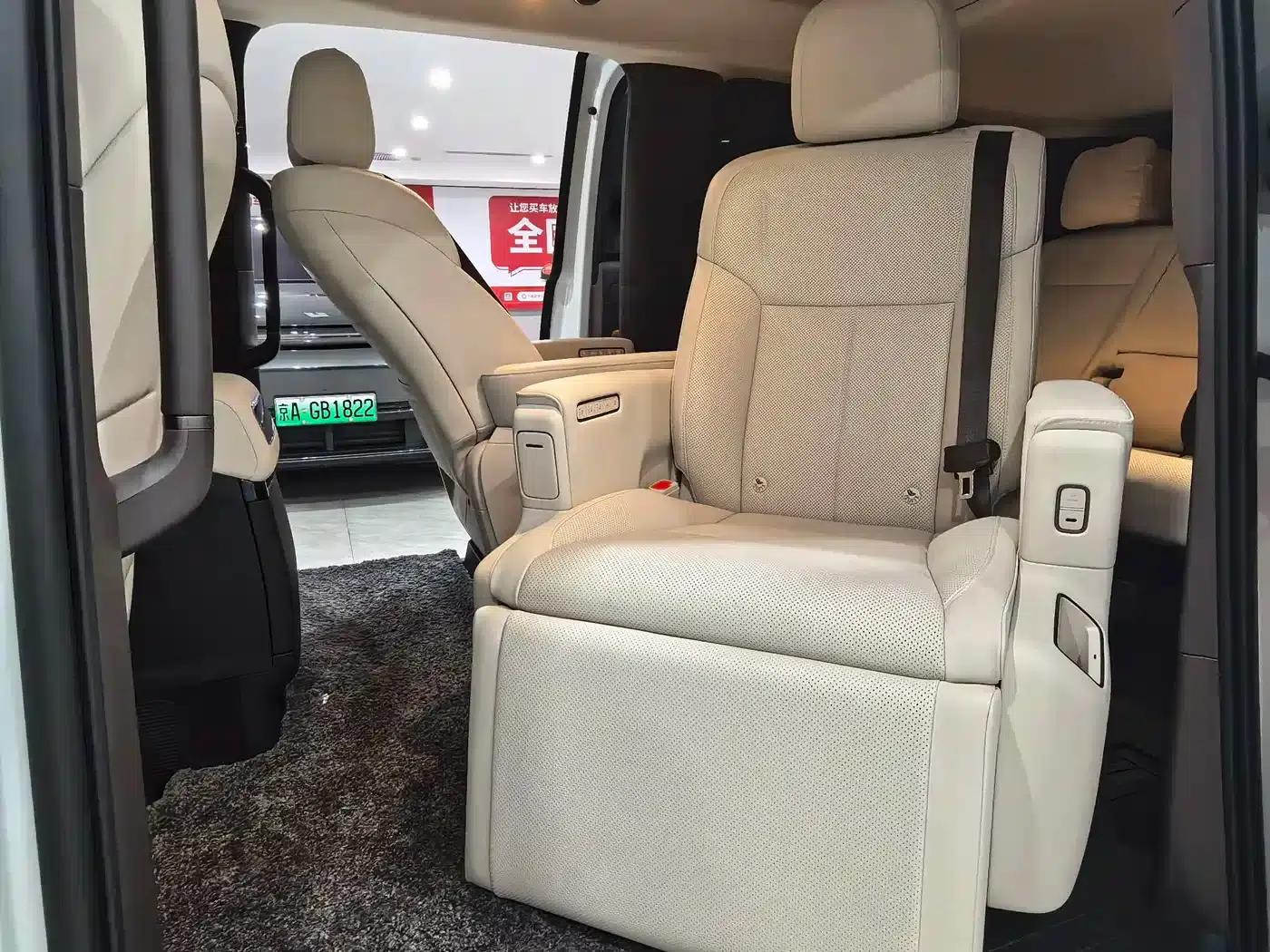 Li Auto MEGA 2024 Ultra — миниатюра 17