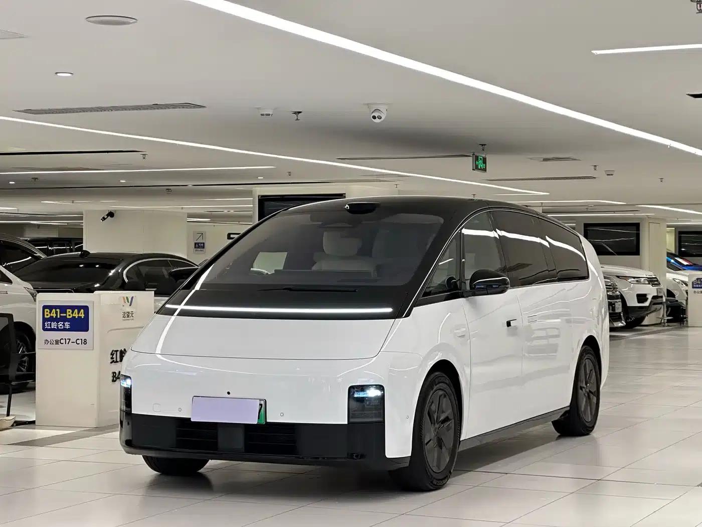 Li Auto MEGA 2025 Home Edition — миниатюра 1